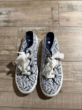 Rocket Dog Leaf-Print Canvas Sneakers in Navy and White